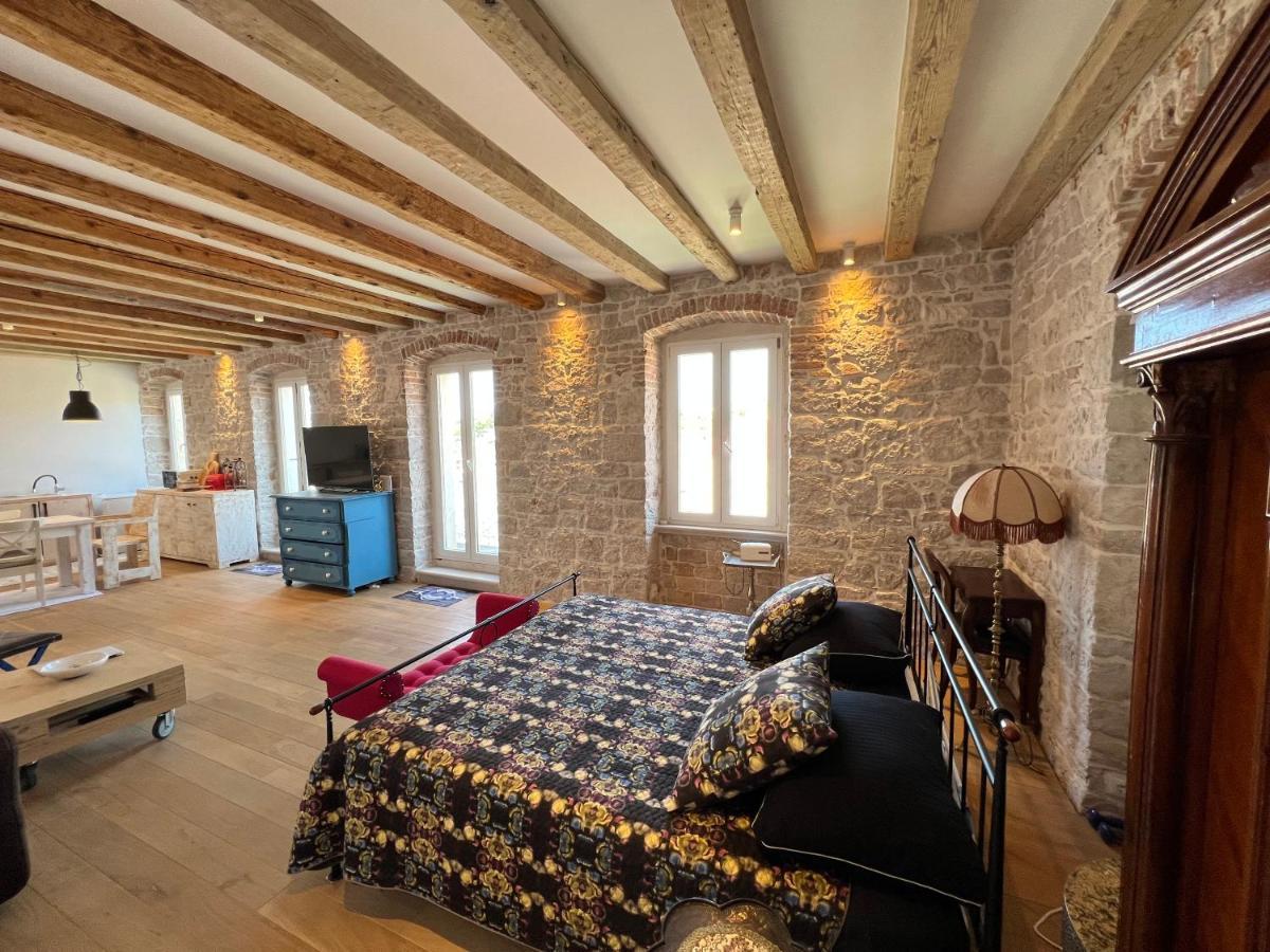 Apartamento Palazzo Di Toma Milna  Exterior foto