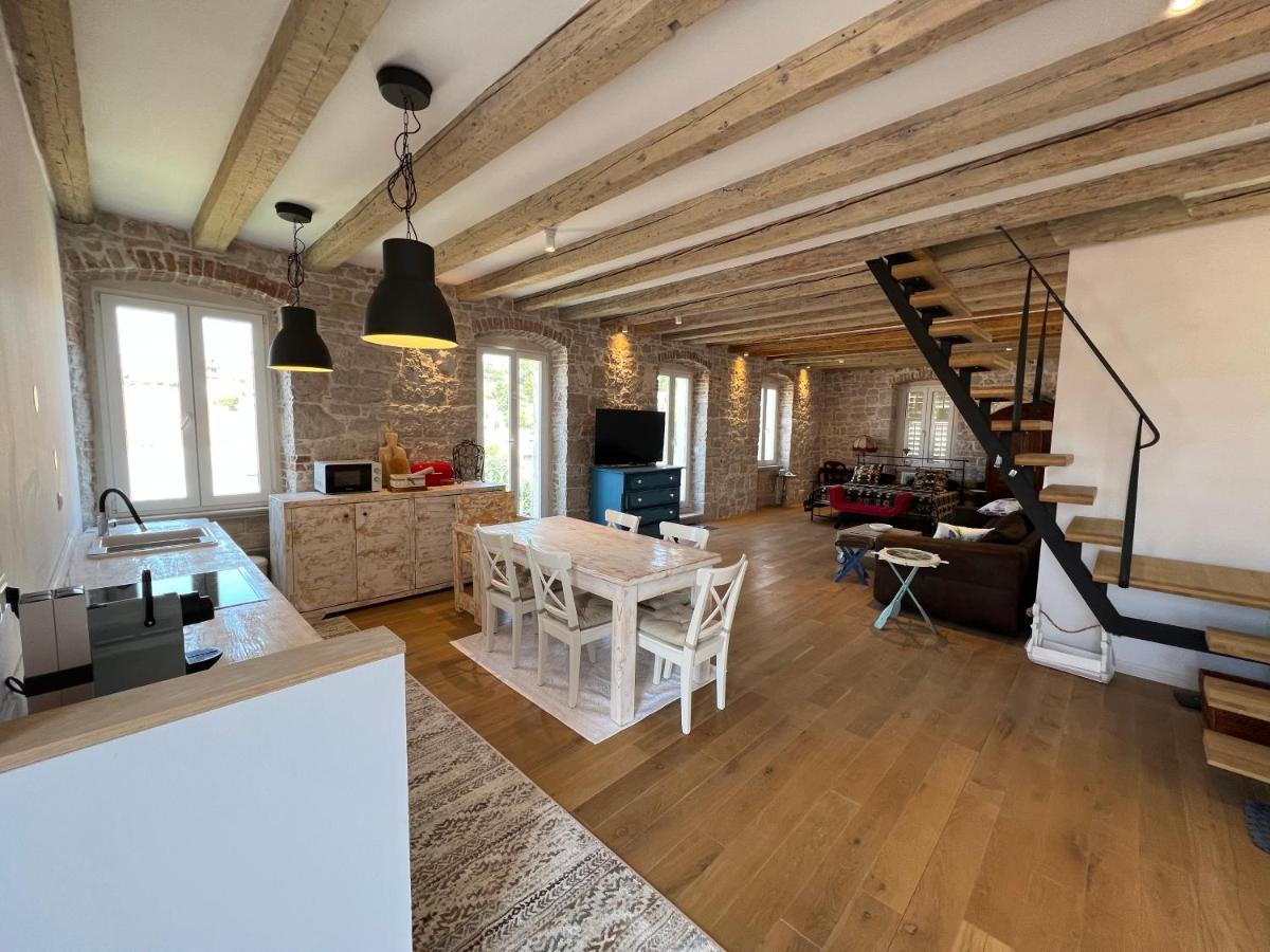 Apartamento Palazzo Di Toma Milna  Exterior foto